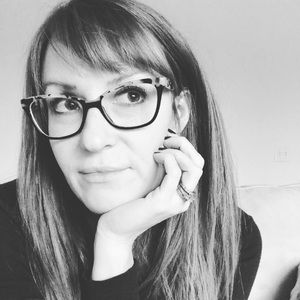 Meet your Posher, Randi. Top 10% seller!!!